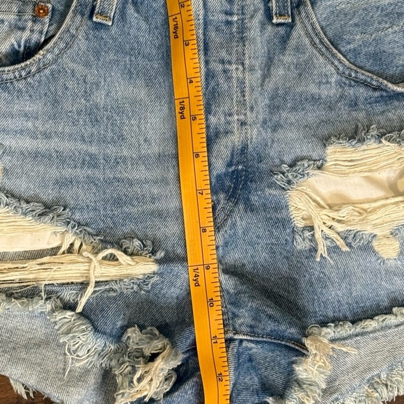 Levi's 501 premium Light Blue Distressed Jean Shorts size 27 - Picture 6 of 6